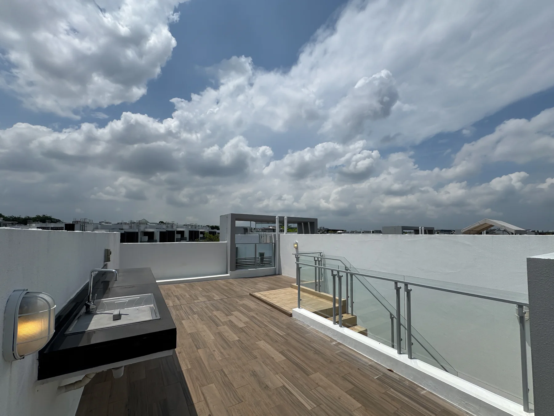 Sky terrace in the pool-view corner Cabana home